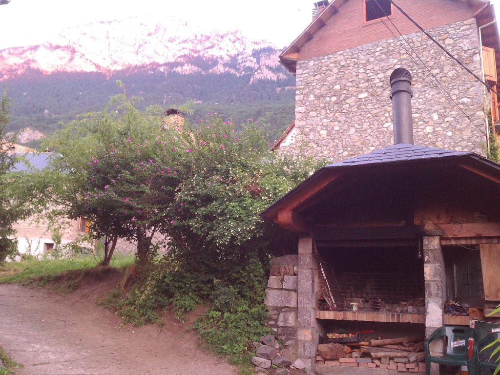 Pension Pallaruelo Saravillo Exterior photo